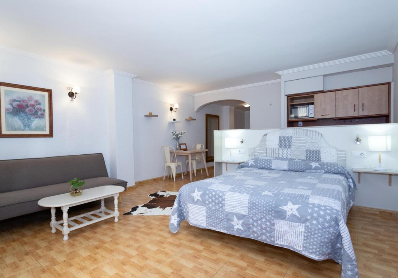 Unique Apartahotel 4-1 Torrevieja Bagian luar foto